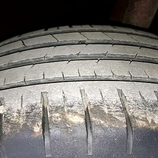 Used 2019 Maruti Suzuki Baleno [2019-2022] Zeta Petrol Petrol Manual tyres LEFT REAR TYRE TREAD VIEW