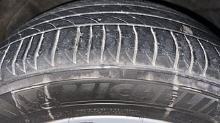 Used 2015 BMW 3 Series [2012-2015] 320d Prestige Diesel Automatic tyres RIGHT FRONT TYRE TREAD VIEW