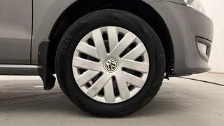 Used 2013 Volkswagen Polo [2010-2014] Comfortline 1.2L (P) Petrol Manual tyres RIGHT FRONT TYRE RIM VIEW