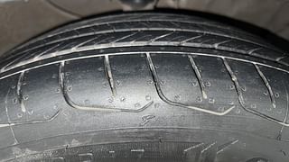 Used 2016 Hyundai Creta [2015-2018] 1.6 SX Plus Auto Petrol Petrol Automatic tyres RIGHT FRONT TYRE TREAD VIEW