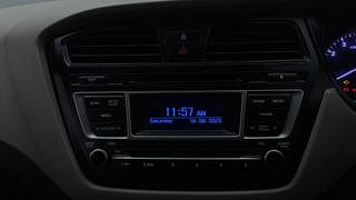 Used 2015 Hyundai Elite i20 [2014-2018] Sportz 1.2 Petrol Manual top_features Integrated (in-dash) music system