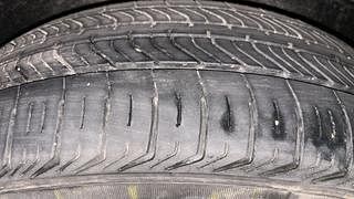 Used 2016 Toyota Innova Crysta [2016-2020] 2.4 G Diesel Manual tyres LEFT REAR TYRE TREAD VIEW