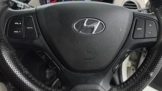 Used 2018 Hyundai Grand i10 [2017-2020] Magna 1.2 Kappa VTVT Petrol Manual top_features Steering mounted controls