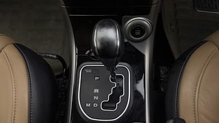 Used 2019 Mahindra XUV500 [2018-2021] W11 AT Diesel Automatic interior GEAR  KNOB VIEW