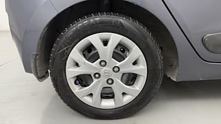 Used 2015 Hyundai Grand i10 [2013-2017] Sportz 1.2 Kappa VTVT CNG (Outside Fitted) Petrol+cng Manual tyres RIGHT REAR TYRE RIM VIEW