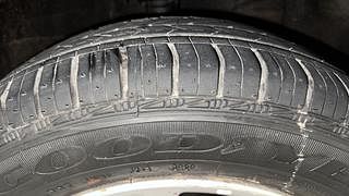 Used 2015 Hyundai Grand i10 [2013-2017] Asta 1.2 Kappa VTVT Petrol Manual tyres RIGHT FRONT TYRE TREAD VIEW