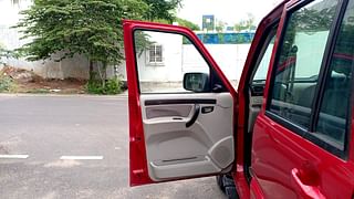 Used 2015 Mahindra Scorpio [2014-2017] S6 Plus Diesel Manual interior LEFT FRONT DOOR OPEN VIEW