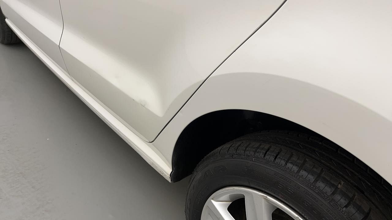 Used 2011 Volkswagen Polo [2010-2014] Highline 1.6L (P) Petrol Manual dents MINOR SCRATCH