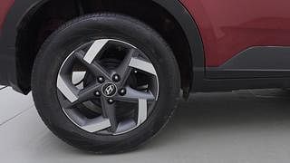 Used 2021 Hyundai Venue [2019-2022] SX 1.0 (O) Turbo iMT Petrol Manual tyres RIGHT REAR TYRE RIM VIEW