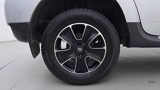Used 2016 Renault Duster [2015-2019] 85 PS RXZ 4X2 MT Diesel Manual tyres RIGHT REAR TYRE RIM VIEW