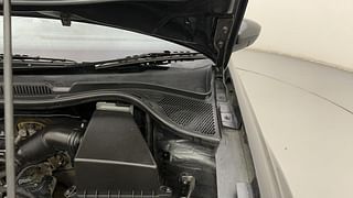 Used 2017 Volkswagen Polo [2015-2019] Comfortline 1.2L (P) Petrol Manual engine ENGINE LEFT SIDE HINGE & APRON VIEW