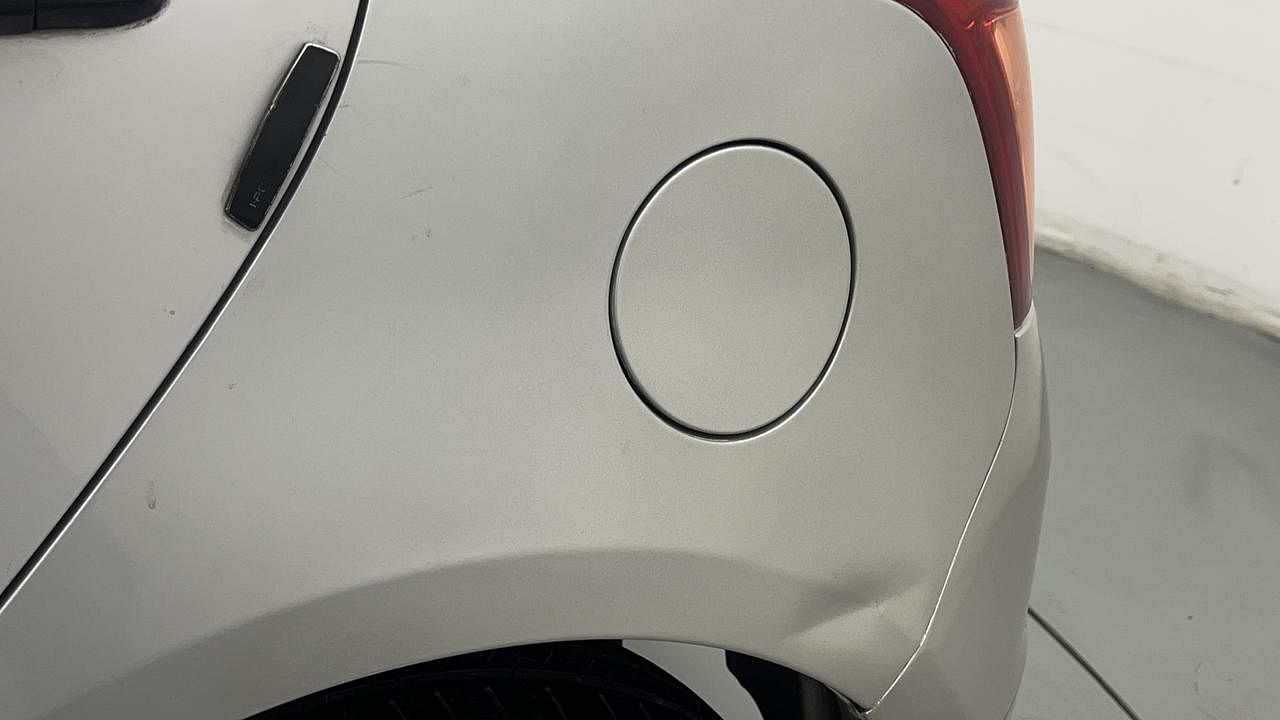 Used 2010 Maruti Suzuki Swift [2007-2011] VXi Petrol Manual dents MINOR DENT