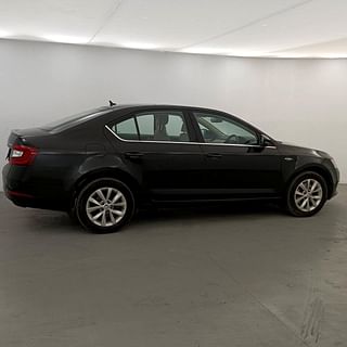 Used 2019 Skoda Octavia [2017-2019] 1.8 TSI AT L K Petrol Automatic exterior RIGHT SIDE VIEW