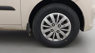 Used 2013 Hyundai i10 [2010-2016] Magna 1.2 Petrol Petrol Manual tyres RIGHT FRONT TYRE RIM VIEW