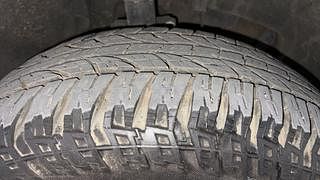 Used 2016 Renault Duster [2015-2019] 85 PS RXS MT Diesel Manual tyres RIGHT FRONT TYRE TREAD VIEW