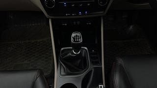 Used 2017 Hyundai Tucson [2016-2020] 2WD MT Petrol Petrol Manual interior GEAR  KNOB VIEW