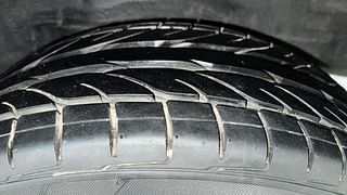 Used 2016 Toyota Corolla Altis [2014-2017] VL AT Petrol Petrol Automatic tyres LEFT REAR TYRE TREAD VIEW