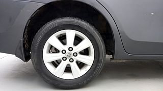 Used 2016 Toyota Corolla Altis [2014-2017] G AT Petrol Petrol Automatic tyres RIGHT REAR TYRE RIM VIEW