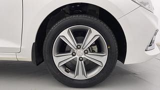 Used 2018 Hyundai Verna [2017-2020] 1.6 VTVT SX Petrol Manual tyres RIGHT FRONT TYRE RIM VIEW