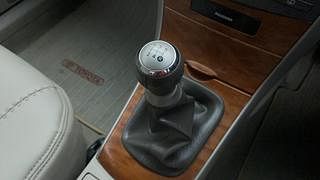 Used 2011 Toyota Corolla Altis [2008-2011] 1.8 G Petrol Manual interior GEAR  KNOB VIEW