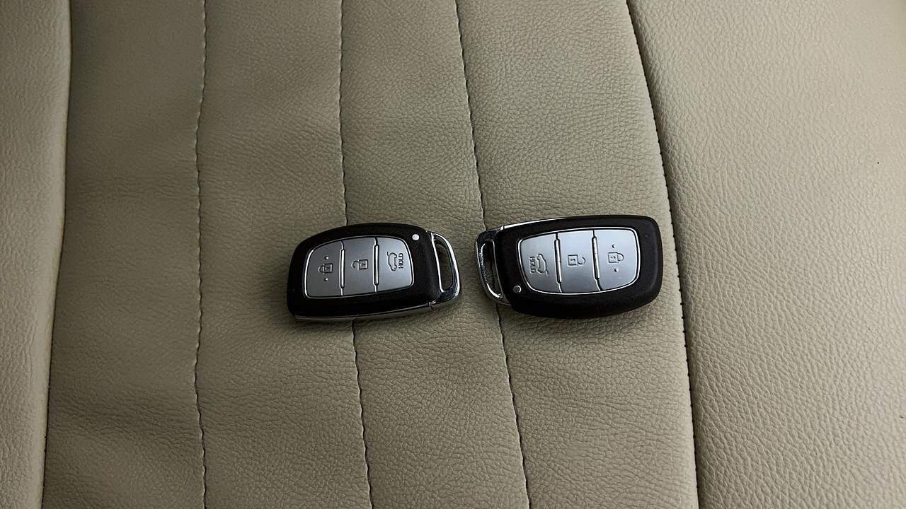 Used 2017 Hyundai Elite i20 [2014-2018] Asta 1.2 (O) Petrol Manual extra CAR KEY VIEW