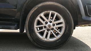 Used 2014 Toyota Fortuner [2012-2016] 3.0 4x2 AT Diesel Automatic tyres RIGHT FRONT TYRE RIM VIEW