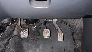 Used 2010 Maruti Suzuki Ritz [2009-2012] Lxi Petrol Manual interior PEDALS VIEW