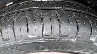 Used 2011 Hyundai Santro Xing [2007-2014] GLS Petrol Manual tyres LEFT REAR TYRE TREAD VIEW