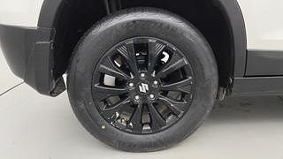 Used 2020 Maruti Suzuki Vitara Brezza [2020-2022] ZXI AT Petrol Automatic tyres RIGHT REAR TYRE RIM VIEW