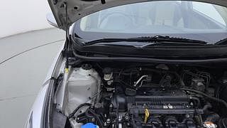 Used 2016 Hyundai Fluidic Verna 4S [2015-2018] 1.6 VTVT SX Petrol Manual engine ENGINE RIGHT SIDE HINGE & APRON VIEW