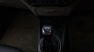 Used 2013 Hyundai i20 [2012-2014] Asta 1.4 CRDI Diesel Manual interior GEAR  KNOB VIEW