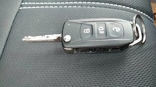 Used 2017 Tata Tiago [2016-2020] XTA Petrol Manual extra CAR KEY VIEW