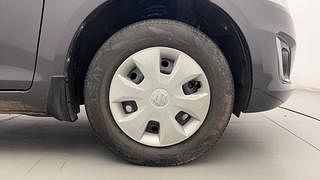 Used 2015 Maruti Suzuki Swift [2011-2017] VXi Petrol Manual tyres RIGHT FRONT TYRE RIM VIEW