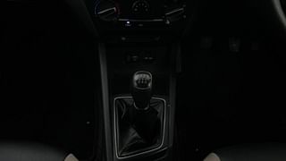 Used 2018 Hyundai Elite i20 [2017-2018] Magna Executive 1.2 Petrol Manual interior GEAR  KNOB VIEW