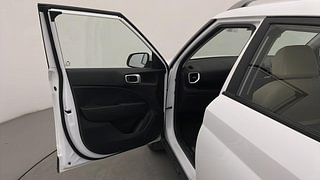 Used 2020 Hyundai Venue [2019-2022] SX 1.5 CRDI Diesel Manual interior LEFT FRONT DOOR OPEN VIEW