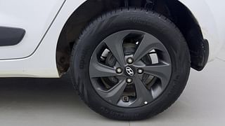 Used 2018 Hyundai Grand i10 [2017-2020] Sportz 1.2 Kappa VTVT Dual Tone Petrol Manual tyres LEFT REAR TYRE RIM VIEW