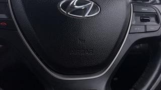 Used 2015 Hyundai Elite i20 [2014-2018] Sportz 1.4 (O) CRDI Diesel Manual top_features Airbags