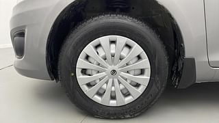 Used 2014 Maruti Suzuki Swift Dzire [2012-2017] LDI Diesel Manual tyres LEFT FRONT TYRE RIM VIEW