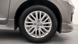 Used 2017 Maruti Suzuki Dzire [2017-2020] ZXi AMT Petrol Automatic tyres RIGHT FRONT TYRE RIM VIEW