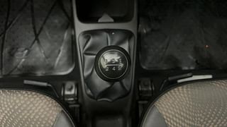 Used 2015 Hyundai Eon [2011-2018] Magna Petrol Manual interior GEAR  KNOB VIEW
