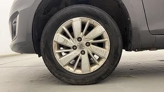 Used 2016 Maruti Suzuki Swift [2011-2017] ZXi Petrol Manual tyres LEFT FRONT TYRE RIM VIEW