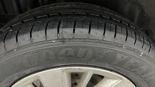 Used 2017 Maruti Suzuki Swift [2011-2017] ZDi Diesel Manual tyres RIGHT REAR TYRE TREAD VIEW