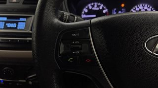 Used 2017 Hyundai Elite i20 [2014-2018] Sportz 1.2 Petrol Manual top_features Steering mounted controls