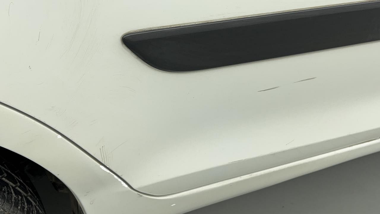 Used 2013 Maruti Suzuki Swift [2011-2017] VXi Petrol Manual dents MINOR SCRATCH