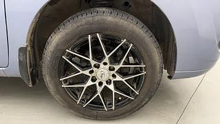 Used 2011 Maruti Suzuki Wagon R 1.0 [2010-2019] VXi Petrol Manual tyres RIGHT FRONT TYRE RIM VIEW