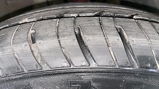 Used 2018 Honda Brio [2017-2018] VX AT Petrol Automatic tyres RIGHT FRONT TYRE TREAD VIEW
