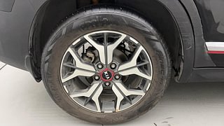 Used 2020 Kia Seltos GTX Plus AT D Diesel Automatic tyres RIGHT REAR TYRE RIM VIEW