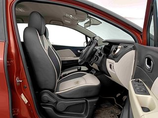 Used 2018 Renault Captur [2017-2020] 1.5 Platine diesel Diesel Manual interior RIGHT SIDE FRONT DOOR CABIN VIEW