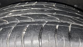 Used 2018 Mahindra Marazzo M8 Diesel Manual tyres RIGHT REAR TYRE TREAD VIEW