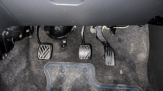 Used 2015 Maruti Suzuki Ritz [2012-2017] Lxi Petrol Manual interior PEDALS VIEW